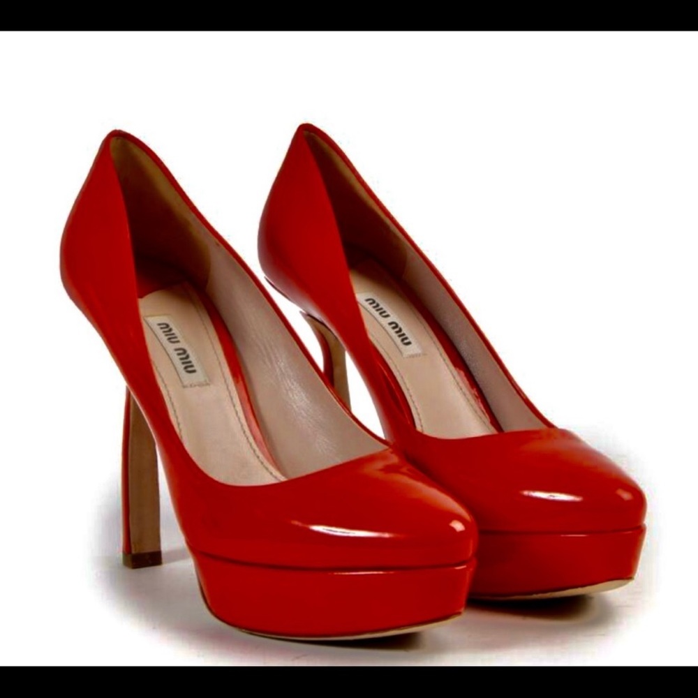 Prada Miu Miu like new red pumps